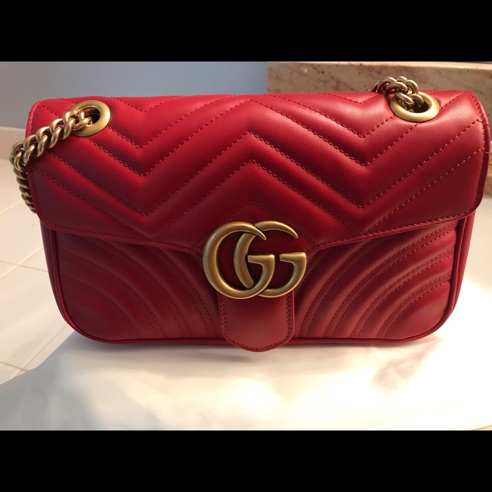 Gucci marmont Matelasse small flap bag in red